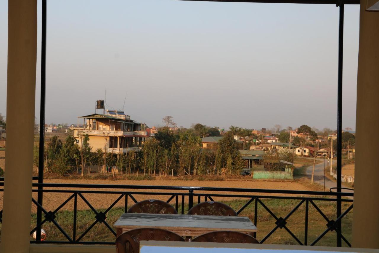 Hotel National Park- A Peaceful Family Home Where You Can Stay Peace And Enjoy And Organize The Wildlife Safari Chitwan Exterior foto